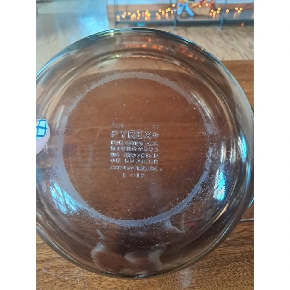 Pyrex vintage amber